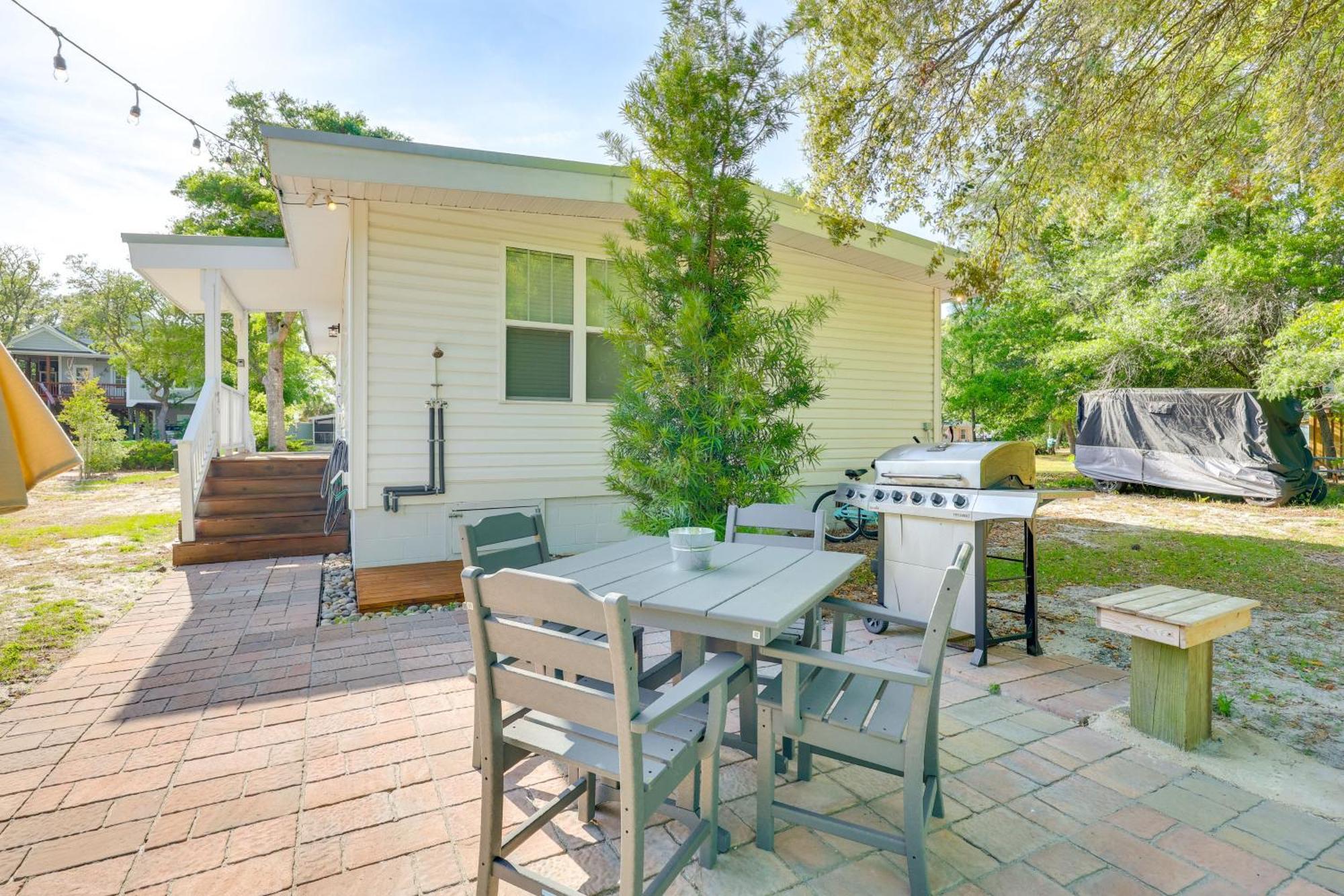 Modern Oak Island Escape 1 Mile To Long Beach! Exterior foto